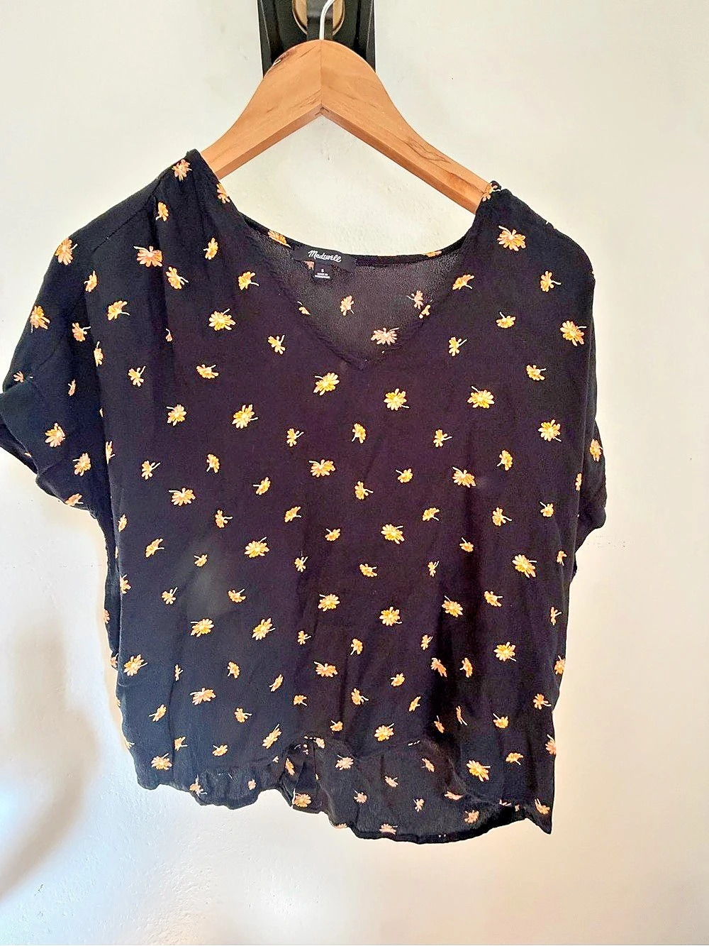 Madewell Drapey V-Neck Button-Back Top in French Daisies, small